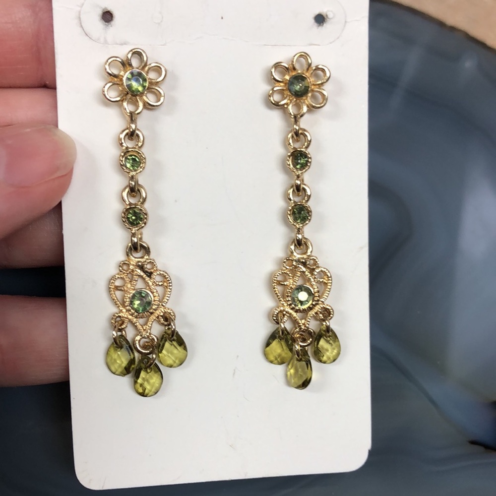 Peridot Glass Dangle Earrings 5/$25 - Picture 1 of 8